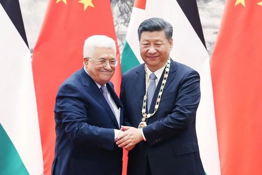 Ngày 18/7/2017, Chủ tịch Trung Quốc Tập Cận Bình tiếp Tổng thống Palestine Mahmoud Abbas. Ảnh: Tân Hoa xã.