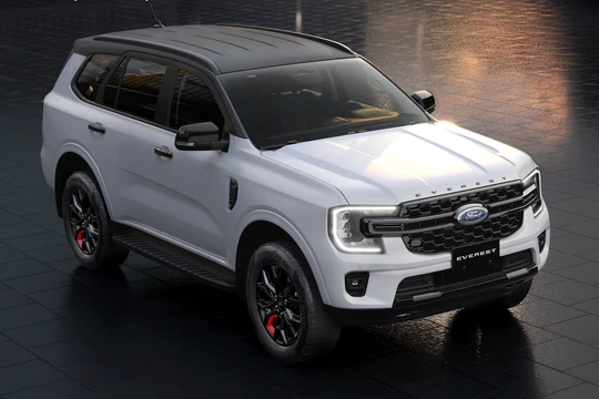 Thêm 21 triệu đồng, Ford Everest Sport bản đặc biệt vừa ra mắt có gì mới?