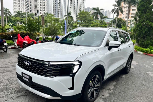 Ford Territory 2025 thêm nâng cấp, giá từ 762 triệu đồng