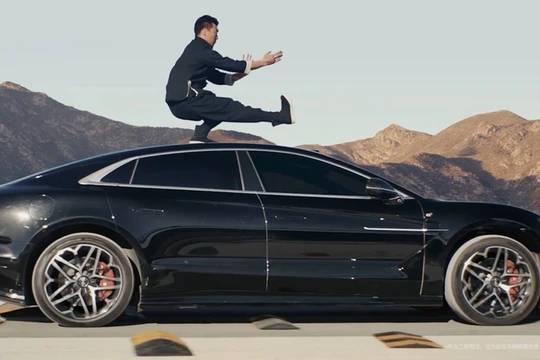 Để chứng minh chất lượng, ô tô Trung Quốc liên tục tung thử nghiệm lạ