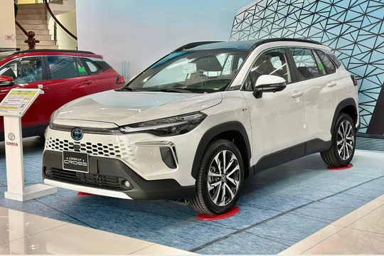 Mazda CX-5 và Toyota Corolla Cross cùng "phá giá", phân khúc 800 triệu "nóng rẫy"