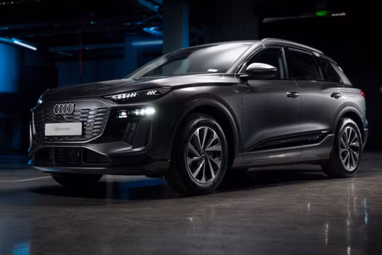 Audi Q6 e-tron: SUV điện hạng sang giá 3,2 tỷ đồng, sạc đầy đi gần 600 km