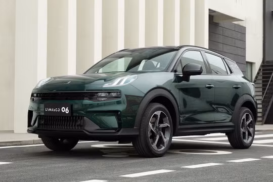 Chạy đua với Toyota, Lynk & Co giảm giá xe cả trăm triệu đồng 