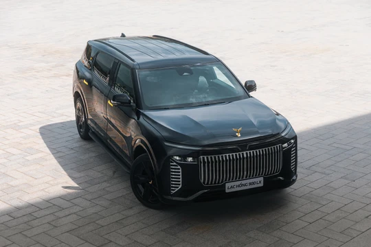 Ngắm xe Lạc Hồng 900 LX chống đạn đưa đón nguyên thủ quốc tế tại đại lễ 2/9