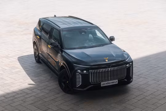 Ngắm xe Lạc Hồng 900 LX chống đạn đưa đón nguyên thủ quốc tế tại đại lễ 2/9