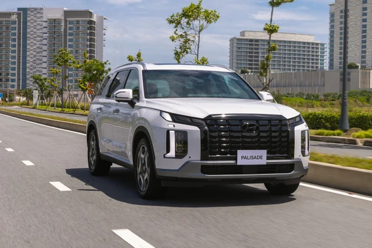 Loạt ô tô vừa hạ giá "mạnh tay" tại Việt Nam, cao nhất lên tới 300 triệu đồng