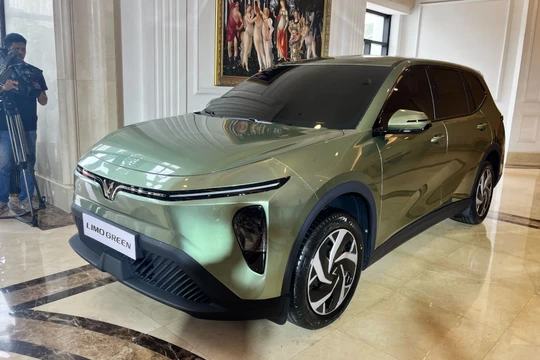 Cận cảnh mẫu xe 7 chỗ mới sắp bàn giao của VinFast 