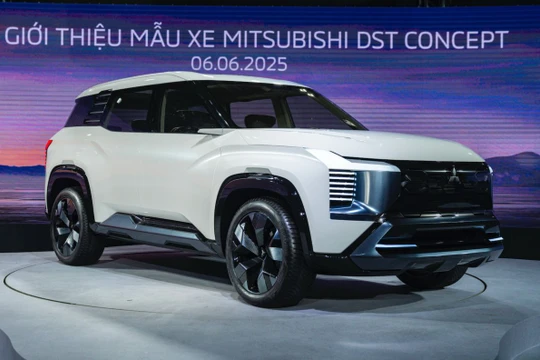 Xe 7 chỗ mới "hầm hố" của Mitsubishi ra mắt bản xem trước tại Việt Nam