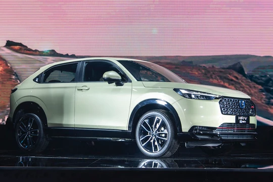 Honda HR-V bản hybrid đắt hơn trăm triệu so với đối thủ Toyota 