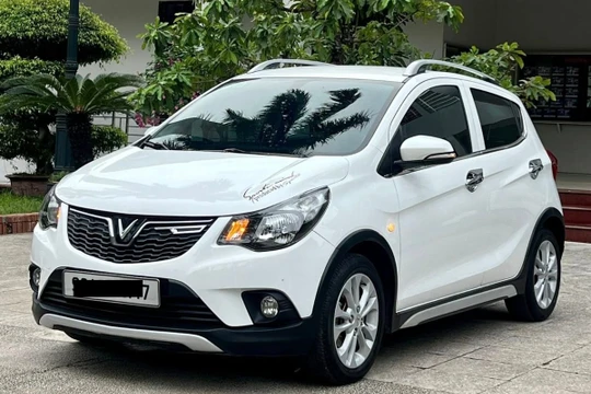 Soi khả năng giữ giá của VinFast Fadil đời đầu với đối thủ