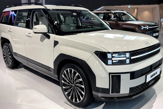 Hyundai Santa Fe vội vàng hạ giá "sốc" khi doanh số liên tục giảm