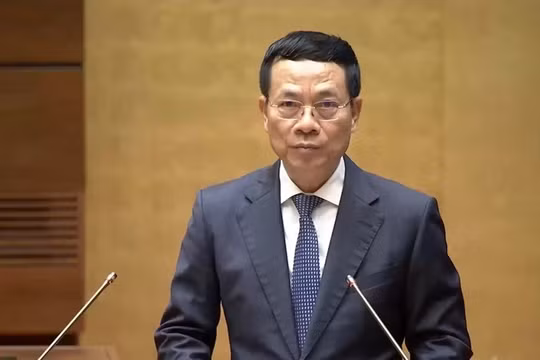 Bộ trưởng Bộ Thông tin & Truyền thông Nguyễn Mạnh Hùng 