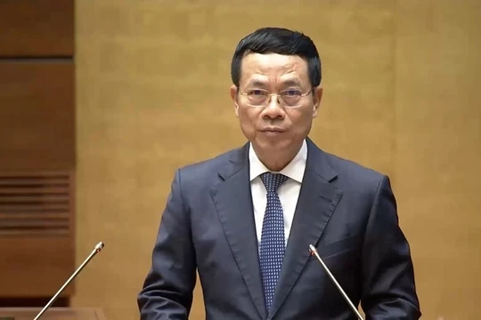 Bộ trưởng Bộ Thông tin & Truyền thông Nguyễn Mạnh Hùng 