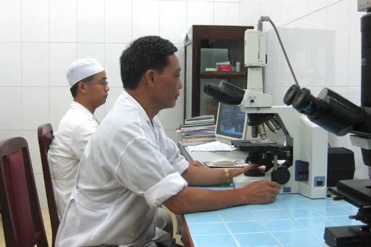 Công tác nghiên cứu khoa học được tiến hành thường xuyên ở Viện 69 để phục vụ nhiệm vụ đặc biệt được giao