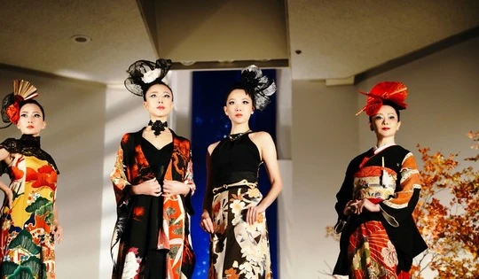 Chương trình được dàn dựng bởi nhà thiết kế thời trang Kobayashi Eiko tại Khách sạn quốc tế InterContinental Hanoi Westlake vào ngày 4-3-2023.