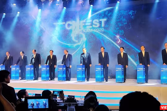 Đại diện các cơ quan Chính phủ bấm nút khai mạc TECHFEST 2020.