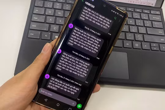 Tin nhắn tuyên truyền bầu cử được gửi tới các thuê bao di động.