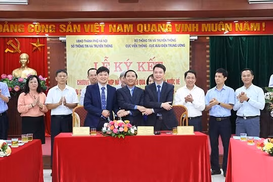 Sở TT&TT Hà Nội, Cục Viễn thông và Cục Bưu điện TW ký kết phối hợp về quản lý Bưu chính, Viễn thông và hạ tầng số (ký kết tháng 10/2020). Ảnh: Cổng TTĐT Hà Nội.