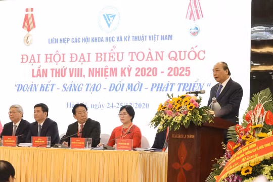 Thủ tướng Nguyễn Xuân Phúc phát biểu tại Đại hội.