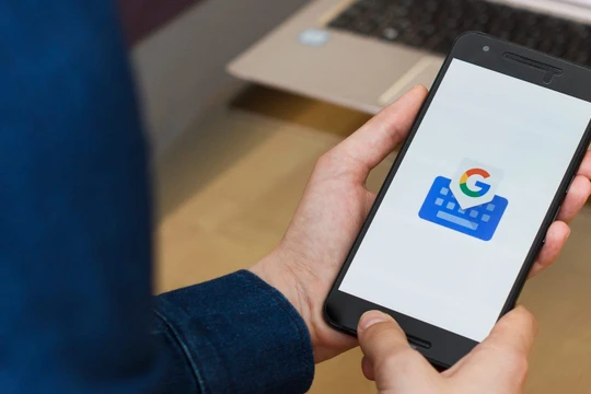 Tính năng dịch trực tiếp của Gboard đã phổ biến trên các thiết bị Android.