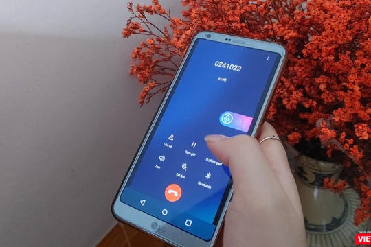 Người dân Hà Nội gọi đến tổng đài 1022.