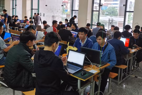 Các đội tại Việt Nam thi theo hình thức online tập trung