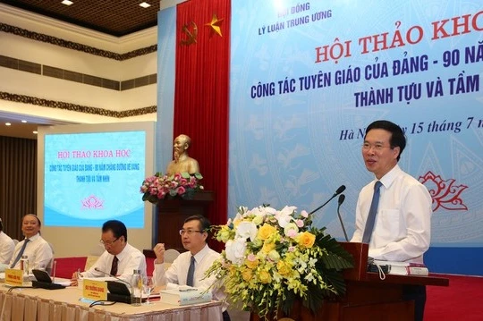 Trưởng ban Tuyên giáo Trung ương Võ Văn Thưởng phát biểu tại hội thảo. Ảnh: Dân Trí