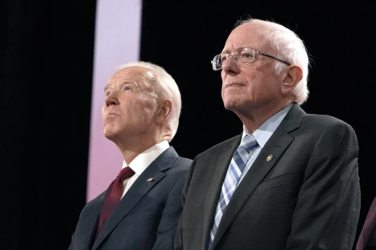 Các ứng cử viên Đảng Dân chủ chỉ trích mạnh mẽ cuộc tấn công Iran, lo ngại nguy cơ chiến tranh (Ảnh: Reuters)