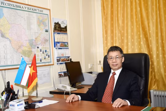 Đại sứ Phạm Văn Phảo