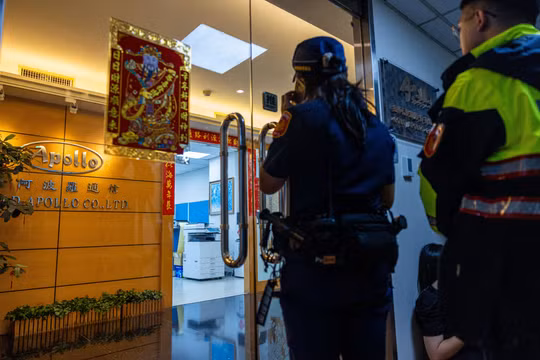 Cơ quan chức năng tiến hành điều tra các công ty có liên quan trong vụ việc máy nhắn tin phát nổ của Hezbollah (Ảnh: WSJ)