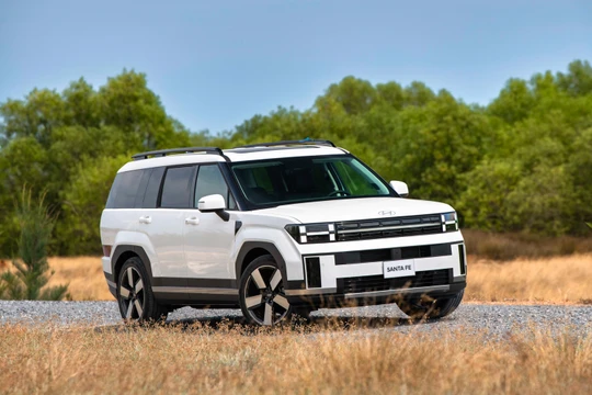 Hyundai Santa Fe 2024 ra mắt, giá cao nhất 1,365 tỷ đồng. 