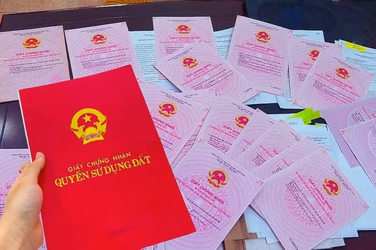 Luật đất đai 2024 quy định Đất không giấy tờ của hộ gia đình, cá nhân sẽ được Nhà nước cấp sổ đỏ.
