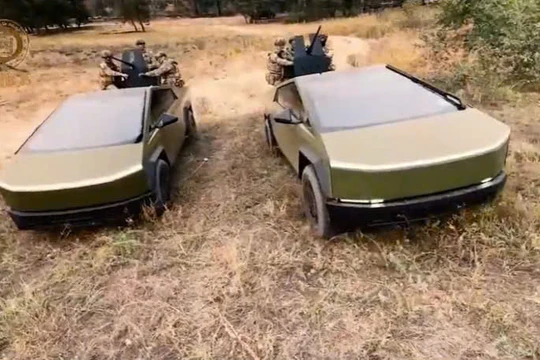 2 “quái thú” Cybertruck được Nga đã gửi thêm ra chiến trường (Ảnh: RT)