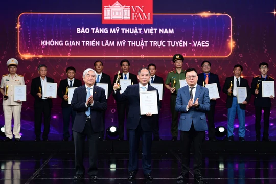 Bảo tàng Mỹ thuật Việt Nam xuất sắc nhận giải thưởng với giải pháp “Không gian triển lãm mỹ thuật trực tuyến – VAES”.
