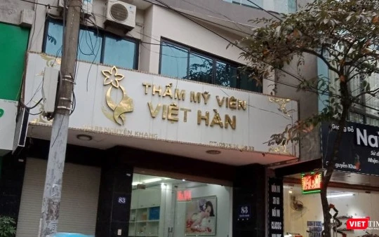 Thẩm mỹ viện Việt Hàn có địa chỉ tại Nguyễn Khang, Cầu Giấy, Hà Nội.