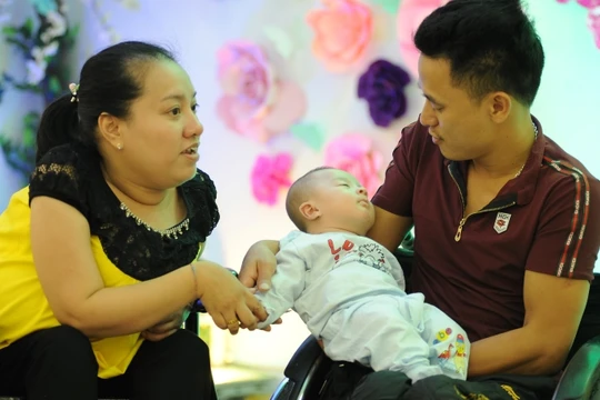 Nhờ tiến bộ trong điều trị vô sinh, các bác sĩ có thể loại bỏ gen gây tật nguyền, bệnh tật trong phôi, tạo ra đứa trẻ khỏe mạnh cho cặp vợ chồng khuyết tật này.