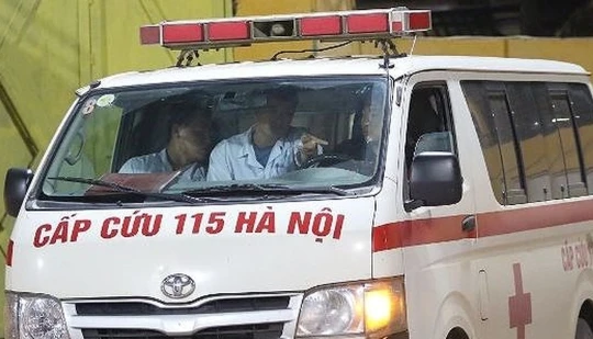 Những chiếc xe cấp cứu của Trung tâm cấp cứu 115 tại Hà Nội hoạt động, vận chuyển người bệnh.