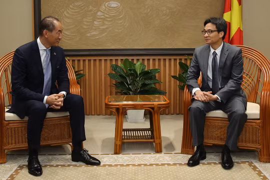 Ông Takeshi Kasai và Phó Thủ tướng Vũ Đức Đam (Ảnh: VGP)