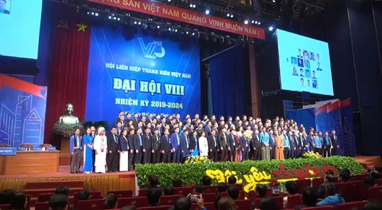 137 thành viên của Ủy ban Trung ương Hội Liên hiệp thanh niên Việt Nam khóa VIII ra mắt.