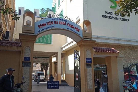 Bệnh viện Đa khoa Xanh Pôn (Hà Nội) bị phản ánh cắt đôi que thử xét nghiệm nhanh HIV và viêm gan B.