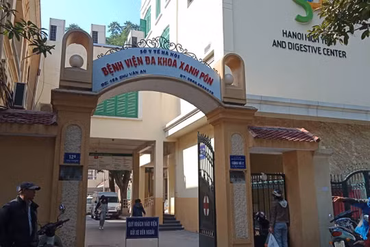 Bệnh viện Đa khoa Xanh Pôn (Hà Nội) bị phản ánh cắt đôi que thử xét nghiệm nhanh HIV và viêm gan B.