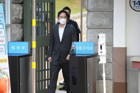 ông Lee Jae-yong được tại ngoại sớm