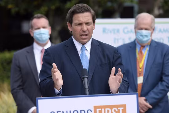 Thống đốc bang Florida Ron DeSantis. Ảnh: Newsweek