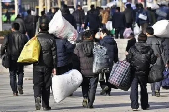 Thế hệ "nông nhị đại" của Trung Quốc ngày càng nhiều. 