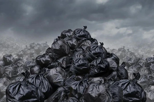 Tân Hoa xã cho biết kể từ 1-1-2021, tất cả các loại rác thải sẽ bị cấm. Ảnh: Zhihu