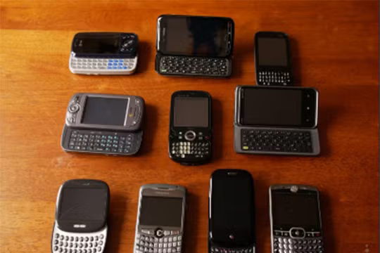 10 chiếc điện thoại với thiết kế bàn phím lạ lùng (ảnh: Phone Arena)