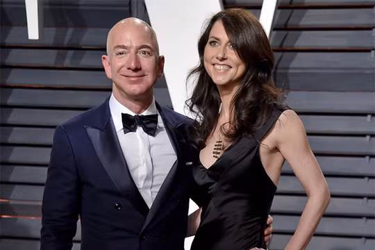 Cặp vợ chồng tỷ phú Jeff và MacKenzie Bezos (Ảnh; Business Insider)