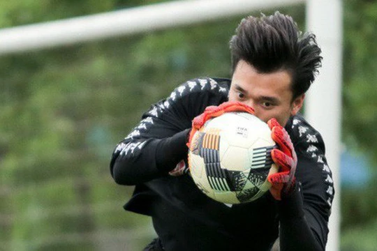 Tiến Dũng sẽ có thử thách mới ở sân Thống Nhất. Ảnh VFF