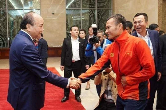 Với hai HCV AFF Cup 2018 và SEA Games 2019, Trọng Hoàng đã vượt qua Công Vinh, trở thành cầu thủ xứ Nghệ có được thành tích tốt nhất. (ảnh VFF)