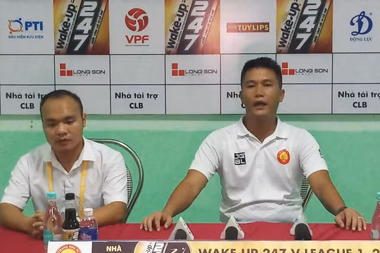 Thực sự tôi còn quá trẻ để ngồi vào vị trí này. Ảnh THFC.